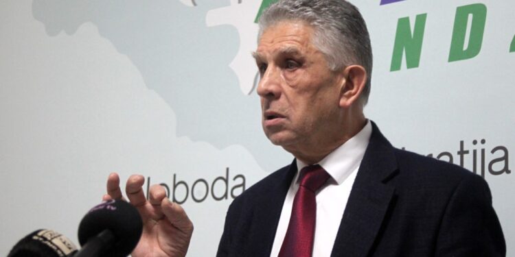 Uglanin: 18 mandatet e Rasim Ljajiqit kontestohen, kërkojmë përsëritjen e zgjedhjeve në Novi Pazar (Video)