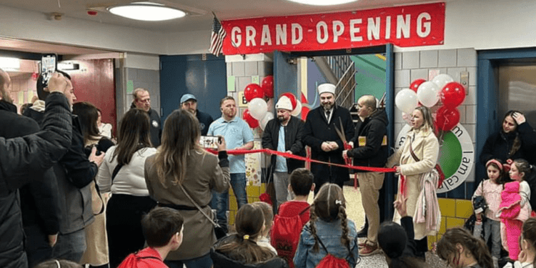 Shqiptarët në Amerikë hapin shkollë për t’u mësuar fëmijëve gjuhën shqipe