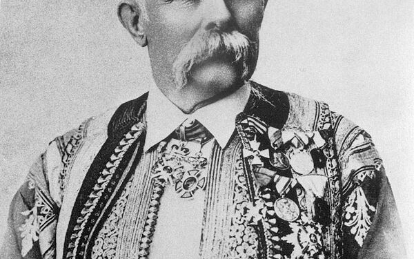 Prilikom posjete Ulcinju poslije 1880. godine, Marko Miljanov je razgovarao sa Ulcinjanima na albanskom jeziku