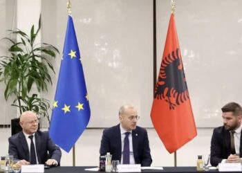 Lutfiu: siguron 30 bursa për vitin e ardhshëm për studentë që do të studiojnë në Shqipëri