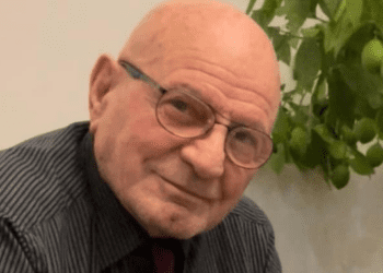 PROFESORI QË NJËJTËSOHEJ ME POETIN GAVRIL DARËN E RI