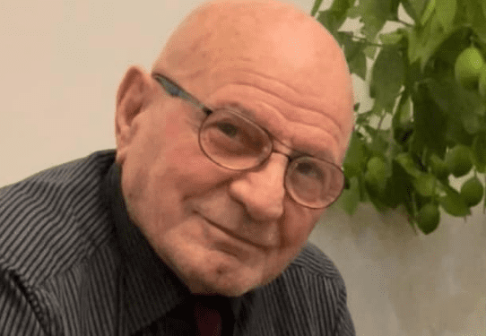 PROFESORI QË NJËJTËSOHEJ ME POETIN GAVRIL DARËN E RI