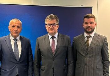 Kretari i KKSH z. Nevzadi dhe deputeti Shaip Kamberi në Bruksel takuan Lajçakun!