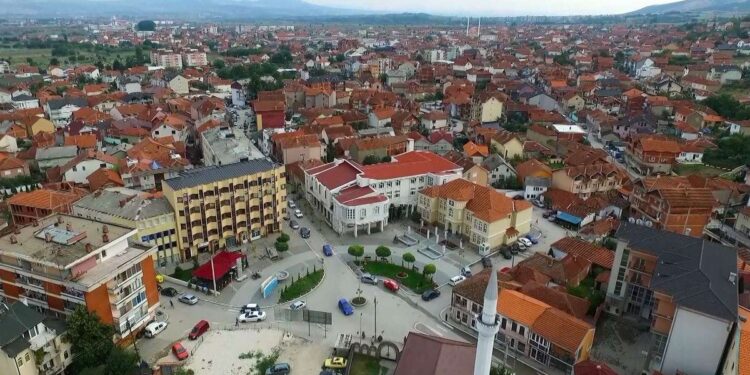 VIZITA E FADIL HOXHËS E VIDIQIT DHE “HALLAKAMA” NË QAMO “SKËNDERBEU” NË PRESHEVË (1982)