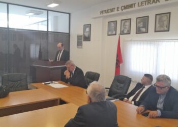 Në Gjilan u promovua libri “Qeverisja e Shqipërisë gjatë Luftës së Dytë Botërore (1939 – 1944),, i autorit Gjet Ndoj