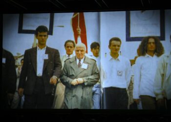 Kalendar-Kosova në 1 Tetor 1997,  protesta në mbrojtje arsimit shqip