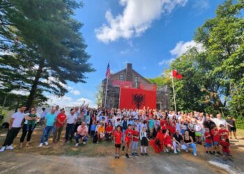 “Bijtë e Shqipes” rindërtojnë shkollën historike 300-vjeçare, për qëndër të komunitetit shqiptar