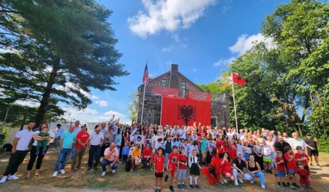 “Bijtë e Shqipes” rindërtojnë shkollën historike 300-vjeçare, për qëndër të komunitetit shqiptar