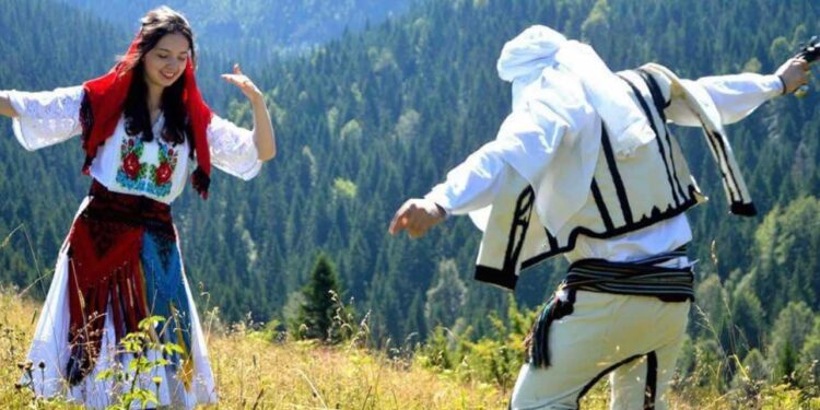 THEMELOHET  SHOQËRIA KULTURORE ARTISTIKE  “ MALËSIA E ROZHAJËS” – PËR TË GJITHË SHQIPTARËT E ROZHAJËS