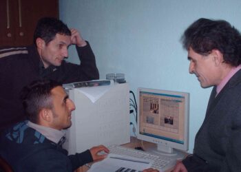 Kosovë, 21 Shkurt 2002: Gazeta historike Rilindja detyrimisht ndërpret botimin…