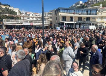 Protestë masive në Ulqin kundër shitjes dhe privatizimit të bregdetit