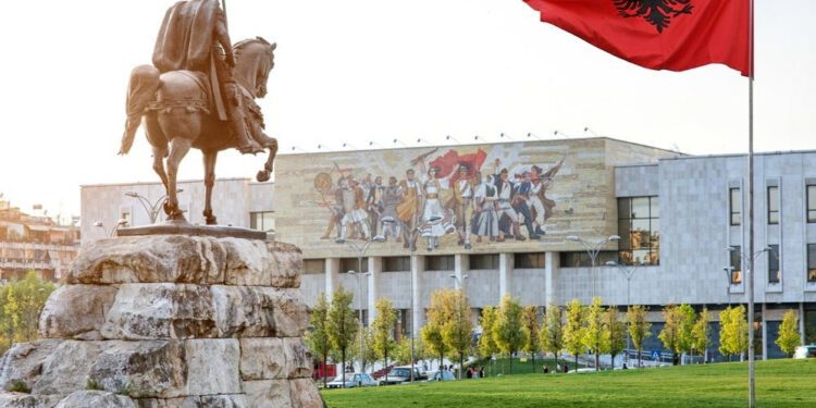 ALBANIZMI U SRPSKIM I MAKEDONSKIM GOVORIMA