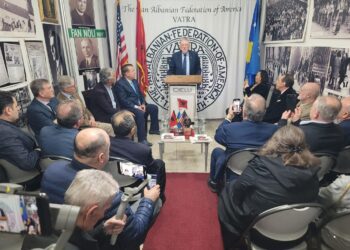 AMBASADORI WILLIAM WALKER NË VATRËN SHQIPTARE