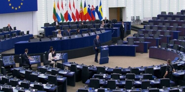 Parlamenti Evropian miraton rezolutën për Kosovën