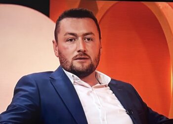 Kush e analizon shoqërinë tonë nëse jo sociologu? 