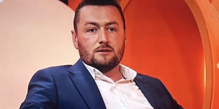 Kush e analizon shoqërinë tonë nëse jo sociologu? 