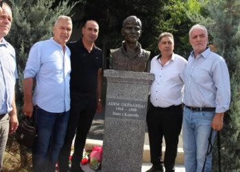 Lavdi për jetë e mot heroit kapiten Adem Ukëhaxhaj – “GURI”!