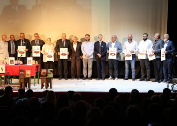 NË ROZHJË PROMOVOHET VËLLIMI I SHTATË I “LIBRIT TË BARDHË TË VIKTIMAVE TË SANXHAKUT” – NDARJA E PLAKETËS SË ARTË PËR ISMET AZIZIN