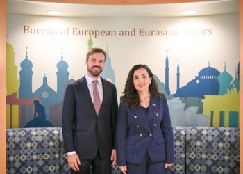 Presdetja Osmani-Sadriu takon Ndihmës Sekretarin e Shtetit në detyrë, Brendan Hanrahan!