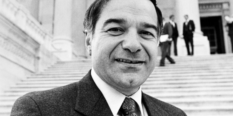 40 VJET MË PARË, KUR DIOGUARDI U ZGJODH NË KONGRES, E GJITHË AMERIKA KTHEU KOKËN