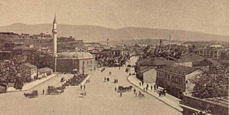 “Xhandarmëria bullgare i arrestoi në Çarshinë e Shkupit, dy vëllezërit tregtarë të qelesheve, Mahmutin dhe Hakiun, pasi kishin furnizuar shqiptarët…”/ Historia e panjohur e demonstratës së 10 majit ‘41