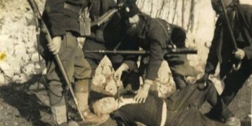 Ka ngrënë bukën e ngjyrë në gjakun e fëmijës së therur!