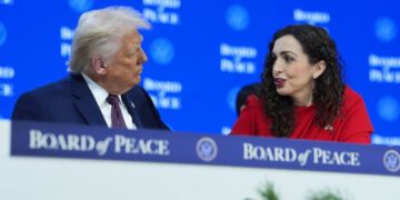 SHPIFJET DENIGEUESE NDAJ PRESIDENTES VJOSË, NORMË E OPOZITËS ÇORODITËSE