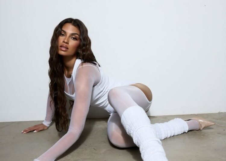 Donna Dafi vjen me superhitin provokues për fuqizimin e grave “Touch Me Like That”