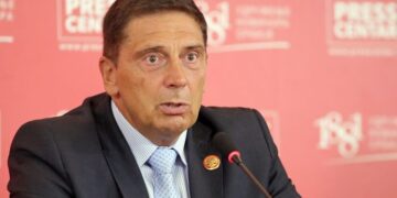 Politikani serb: “Garantoj me jetën time për Albin Kurtin” – Sandulovic sulmon ashpër Haradinajn