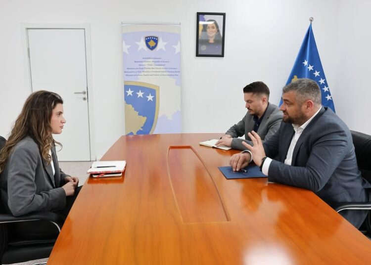 Reforma sociale në Kosovë: 4 mijë familje përfitojnë për herë të parë asistencë