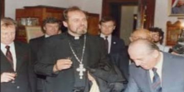 Kryepeshkopata Ortodokse Shqiptare e Amerikës ishte kundër fronëzimit të Anastas Janullatos
