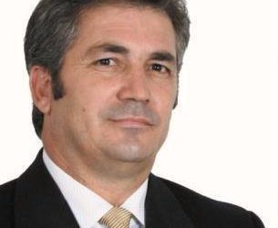 Shqiptarëve të asimiluar  iu pengon Flamuri shqiptar